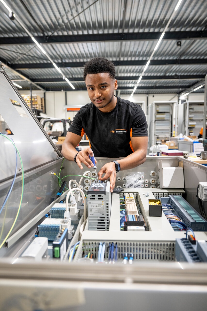 Eerste monteur mechantronica elektro 3