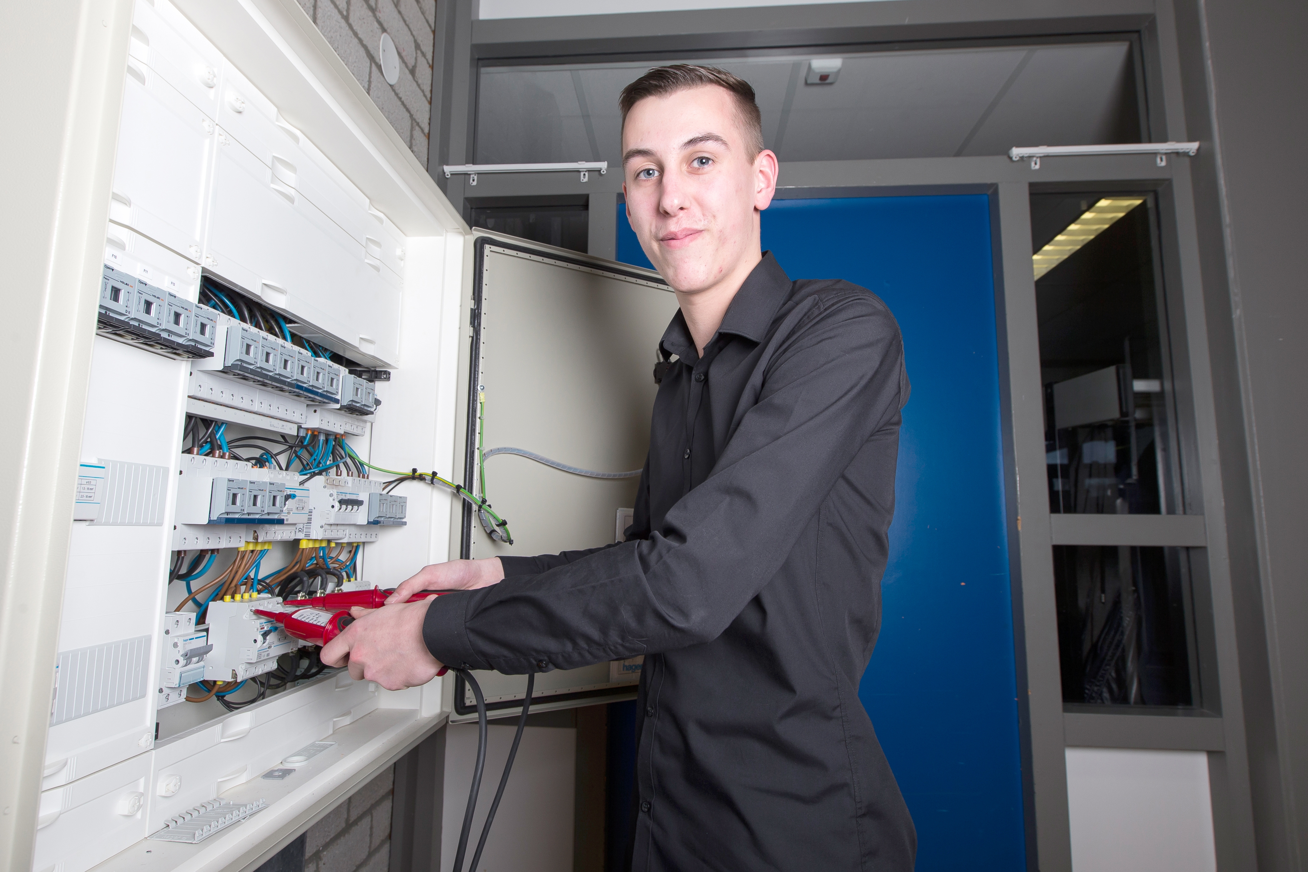 1e Monteur Elektrotechnische Installaties Gebouwde Omgeving