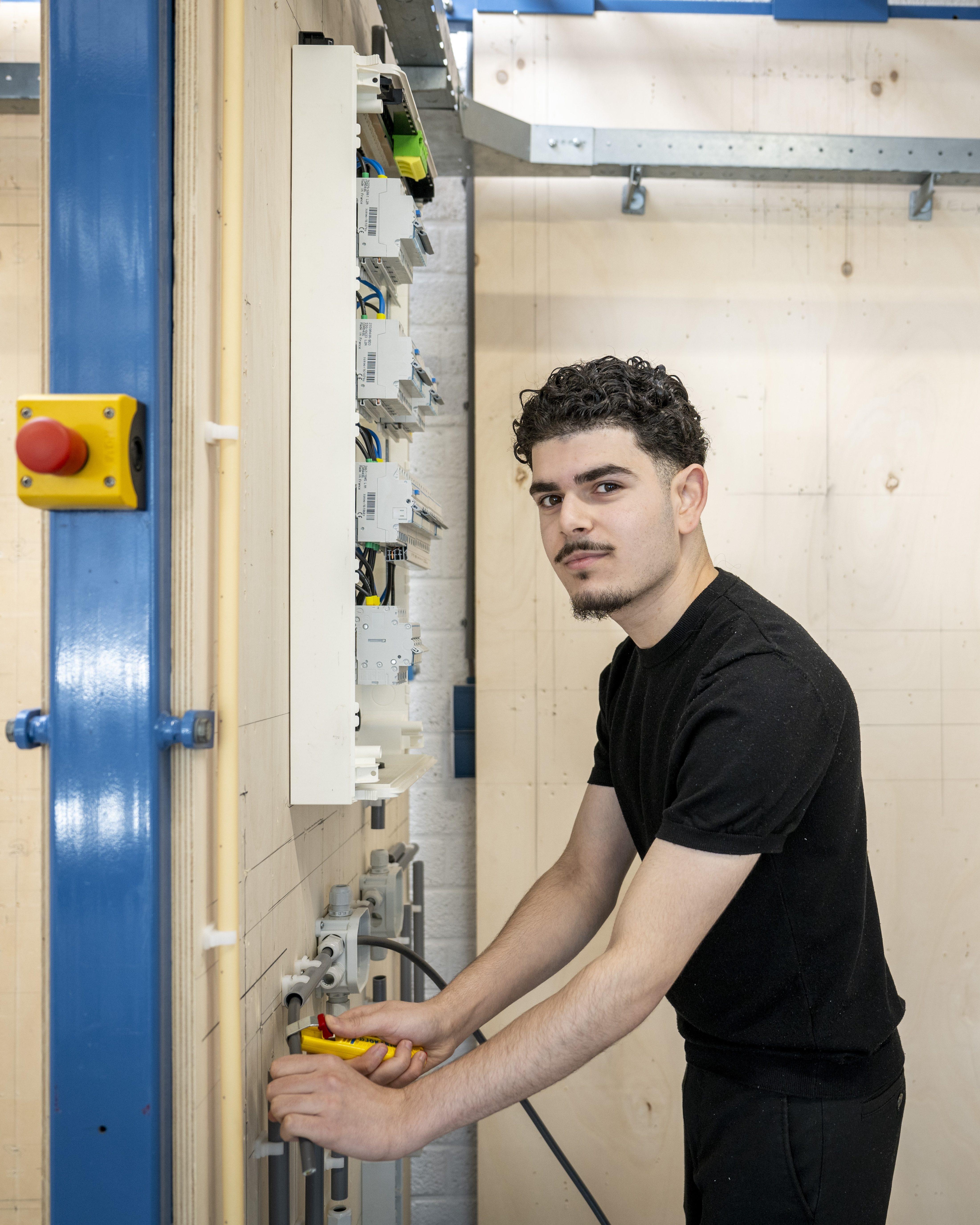 Eerste monteur elektrotechnische installaties in de gebouwde omgeving BOL