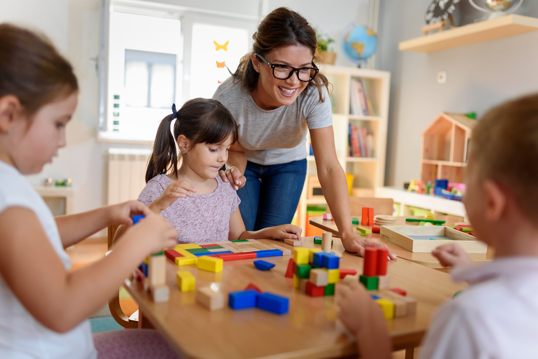 Ontwikkeling en spelen stimuleren in de kinderopvang